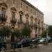 Antico, elegante e imponente, Palazzo Roberti domina Mola di Bari da pi di due secoli. Si trova in piazza XX Settembre, la principale del paese ed  conosciuto anche come palazzo delle cento stanze per via dei tanti ambienti di cui  composto